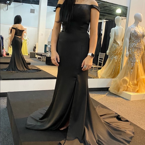 Black Nikki’s Glitz and Glam Prom dress - Picture 2 of 3